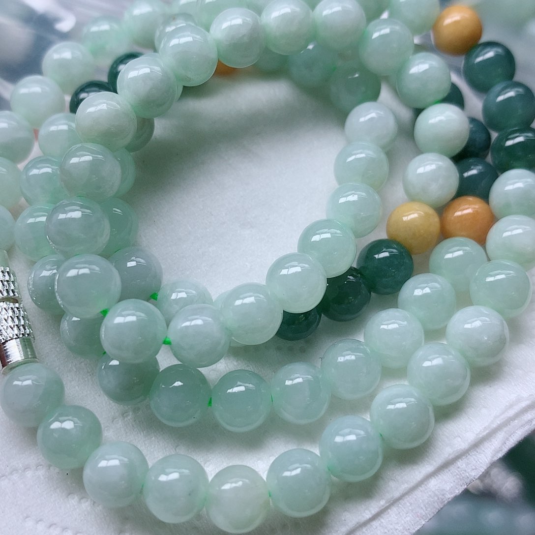 翡翠颈饰未镶嵌手串