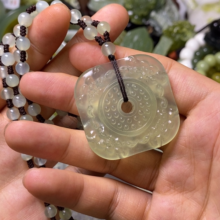 岫玉岫玉颈饰未镶嵌