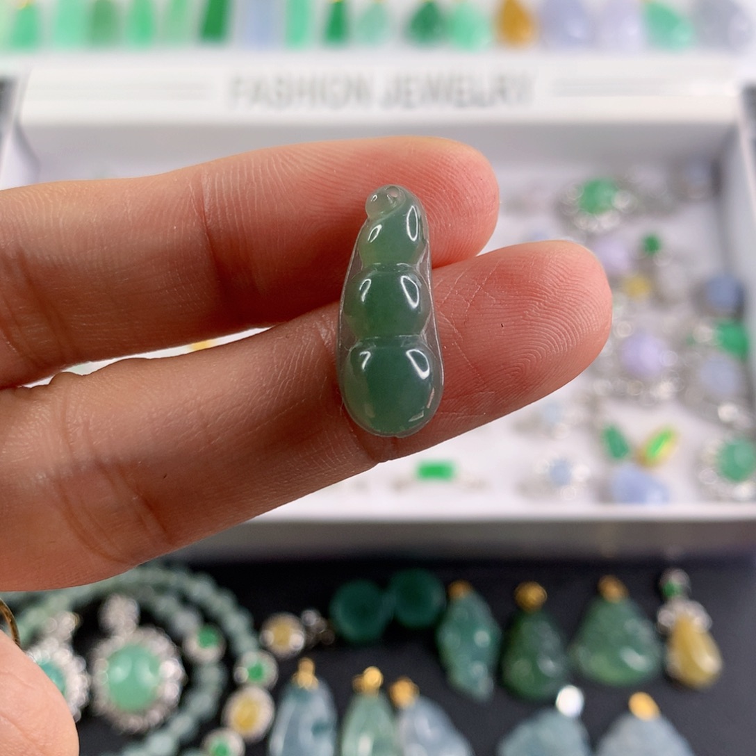 翡翠未镶嵌颈饰缅甸天然A货翡翠 豆子