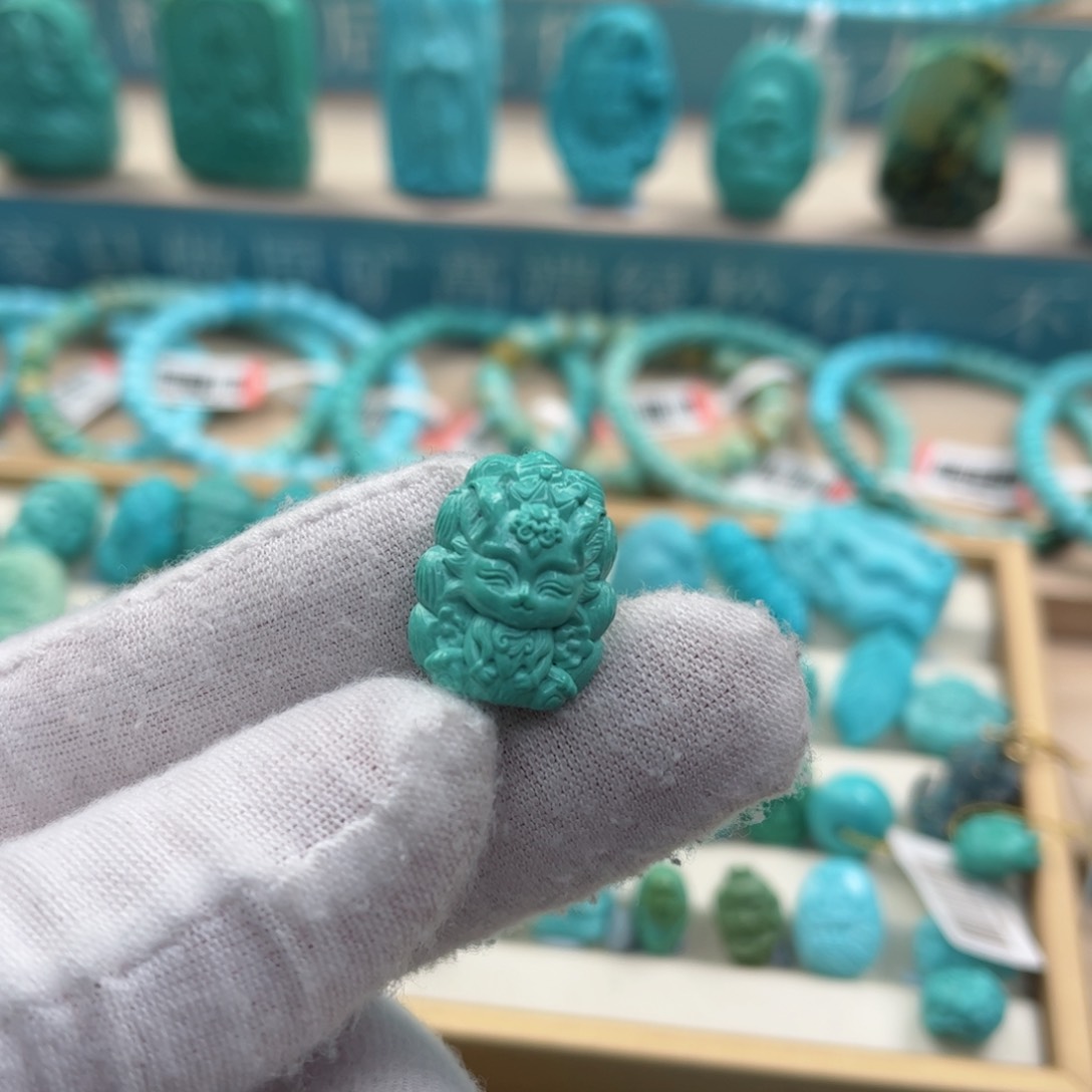 绿松石配饰未镶嵌