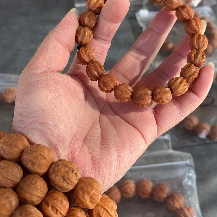 文玩核桃手串小**活野生