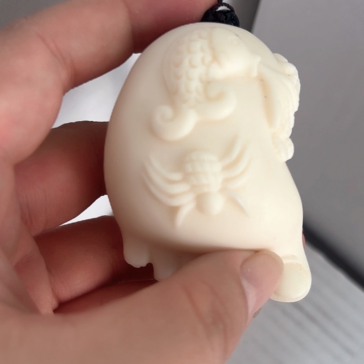 吊坠白玉菩提知足