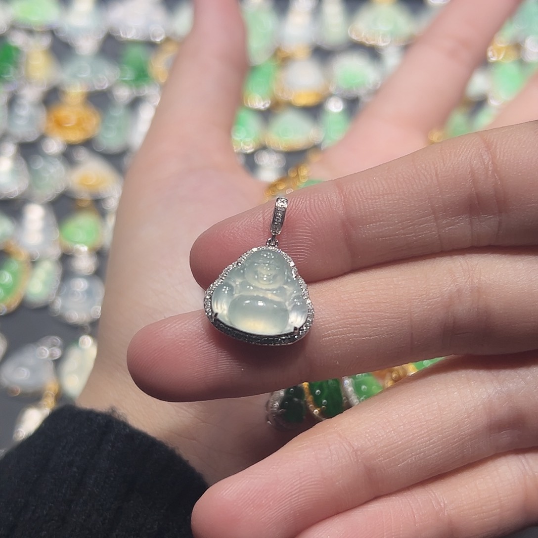 翡翠手链18K金镶嵌吊坠