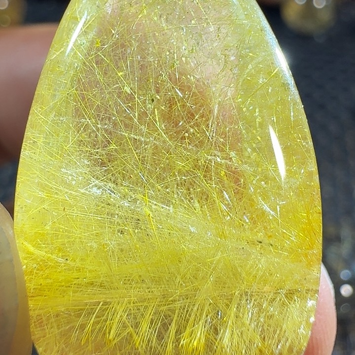 未镶嵌颈饰水晶云**轻