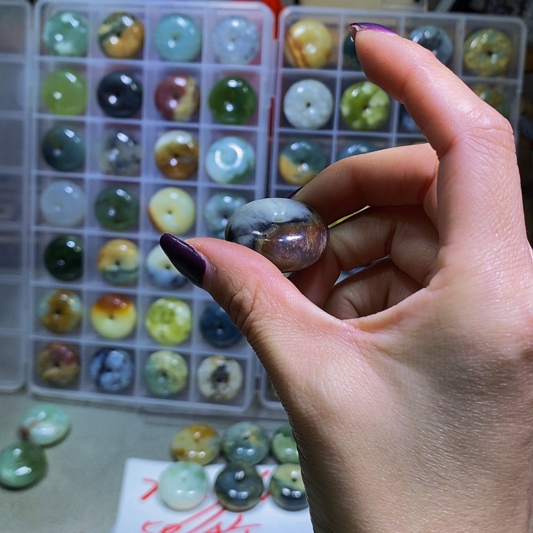 未镶嵌蛇纹石玉其他桃*154