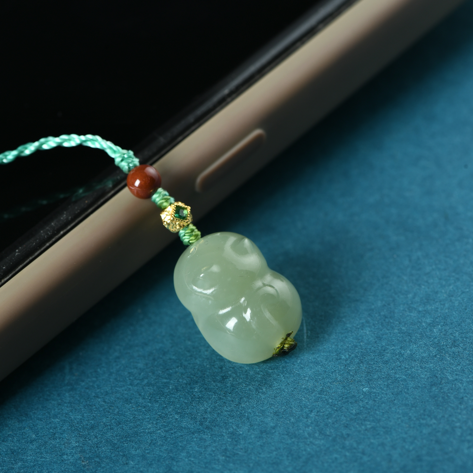 和田玉晴水躺平猫挂饰手机挂件