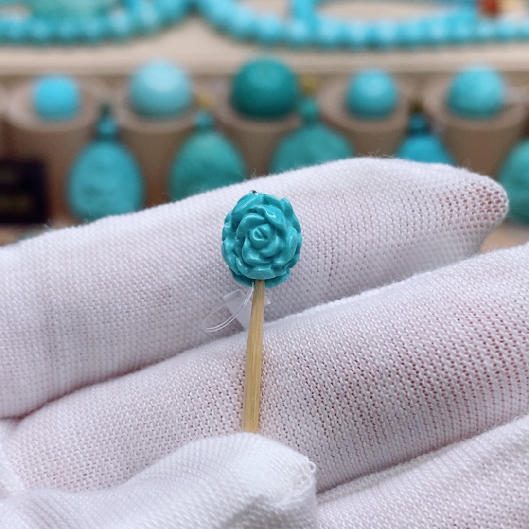 绿松石未镶嵌珠宝奇石