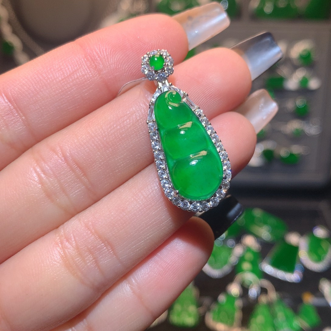 翡翠吊坠(不含链)银S925镶嵌豆子