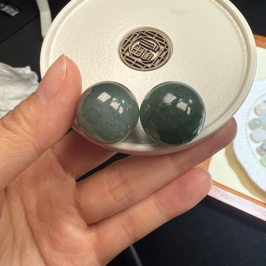 卡19.4、19.6缅甸翡翠单珠两颗