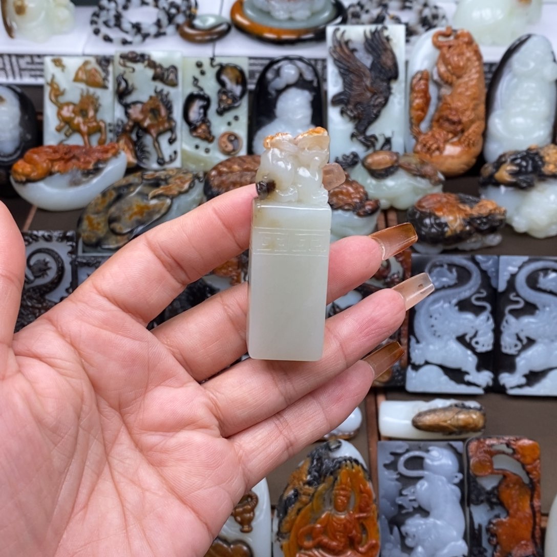 颈饰未镶嵌和田玉