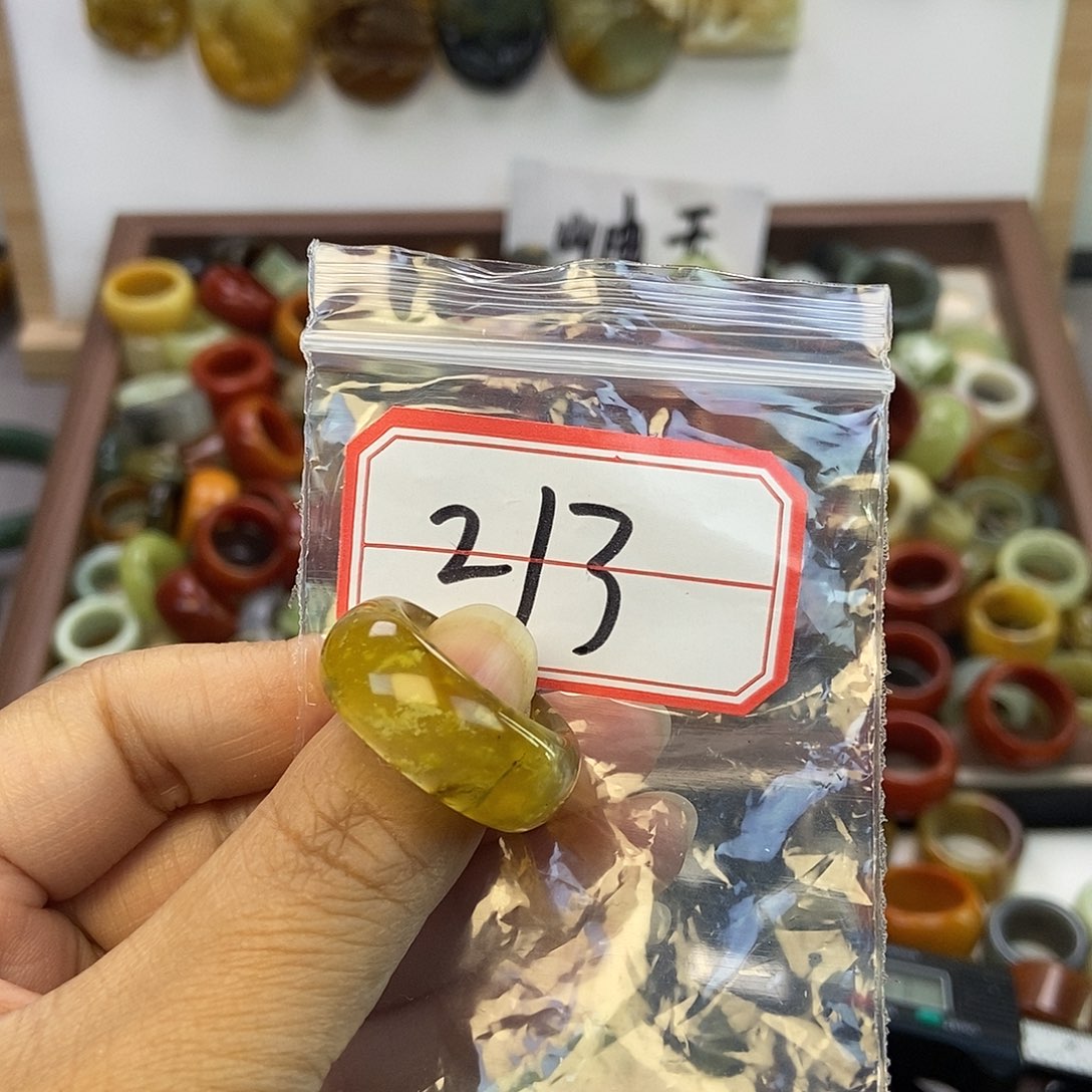 蕾***蕾蛇纹石玉未镶嵌戒指