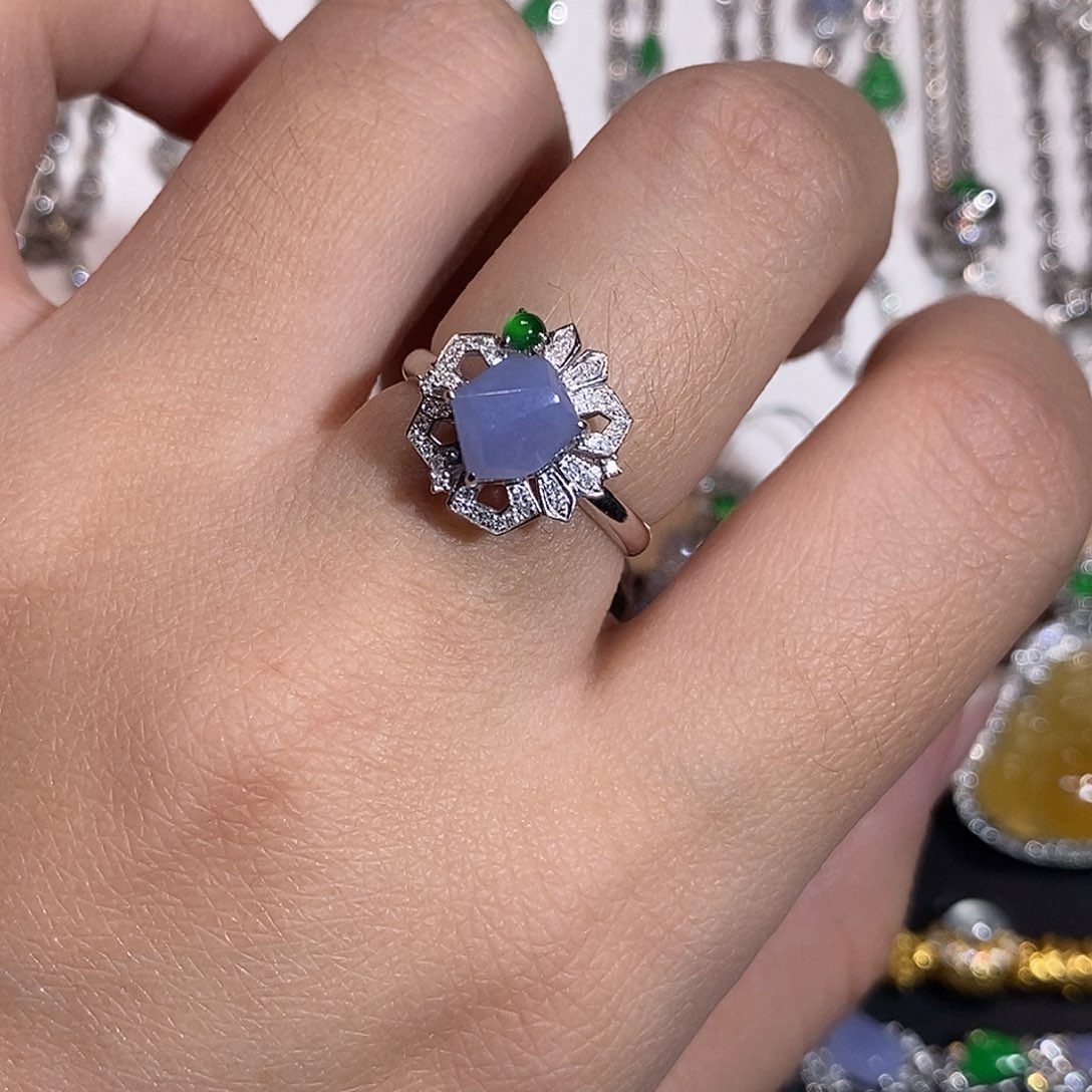 18K金镶嵌戒指翡翠戒指18k