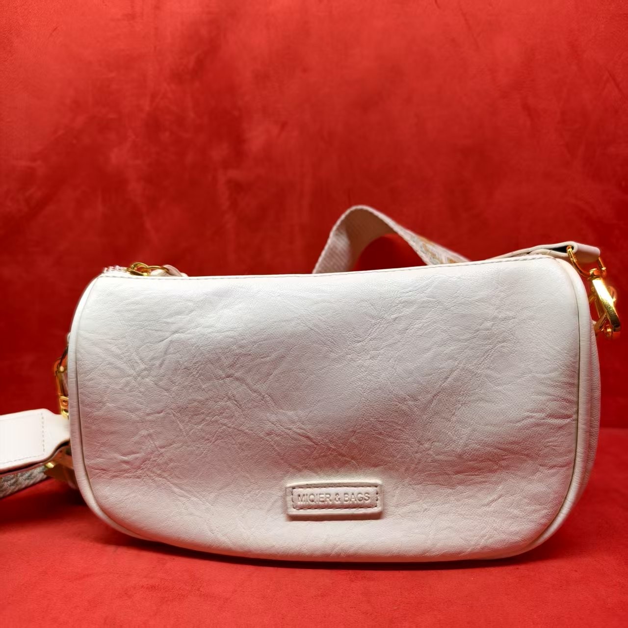 （亮牌灯点关注才可以拍）单肩斜手提包气质手提包肩包经典轻奢时尚