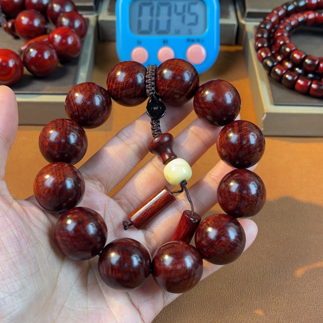 萌***圆檀香紫檀（小叶紫檀）