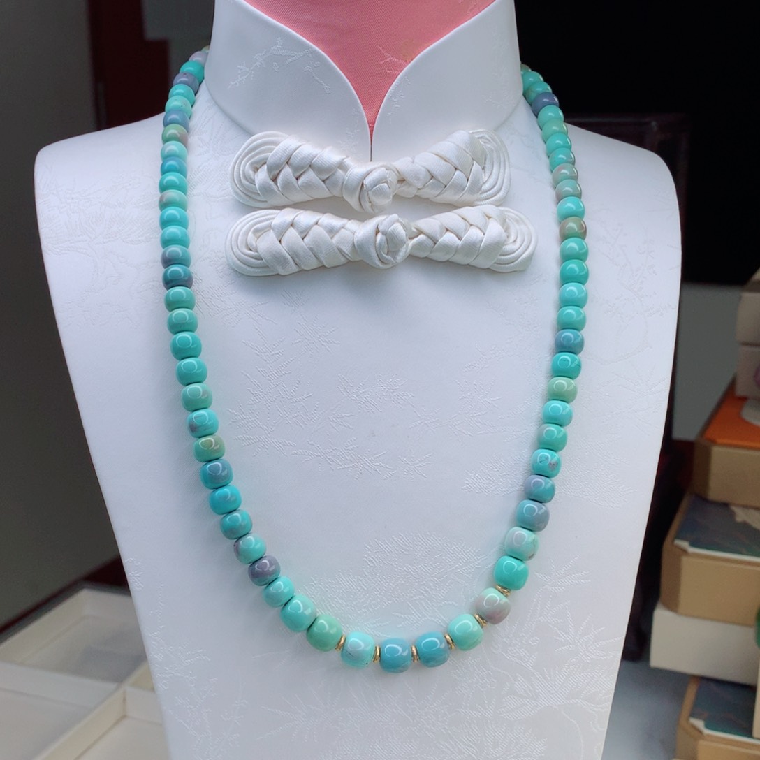 绿松石颈饰未镶嵌