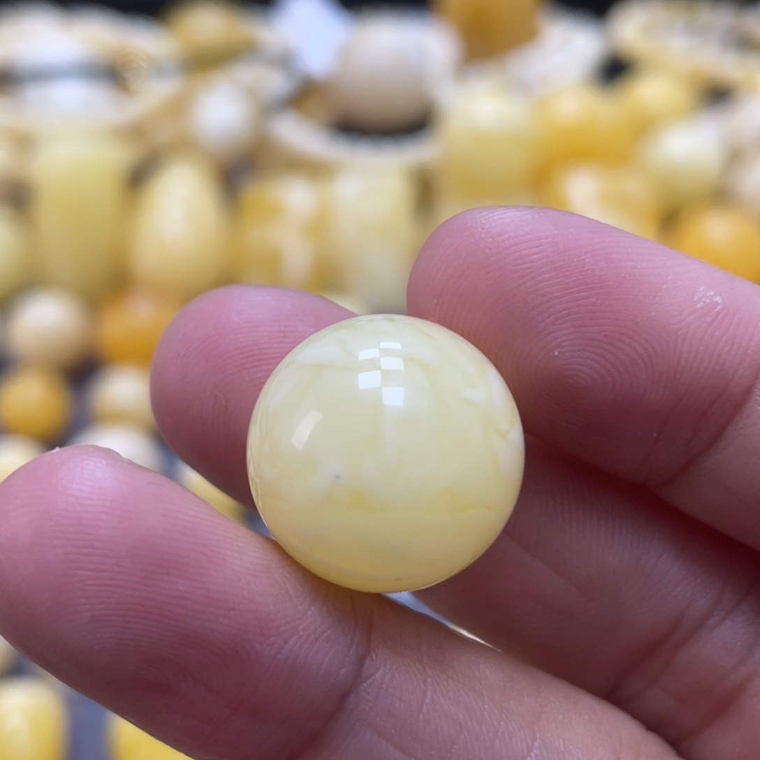 C****蜜蜡未镶嵌裸石17.5mm瑕疵福利