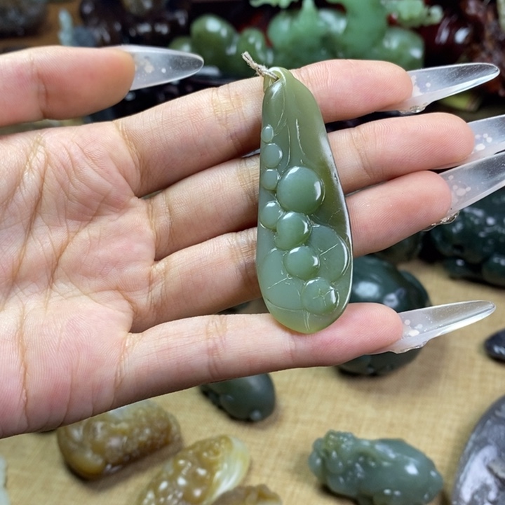 和田玉（碧玉）未镶嵌颈饰