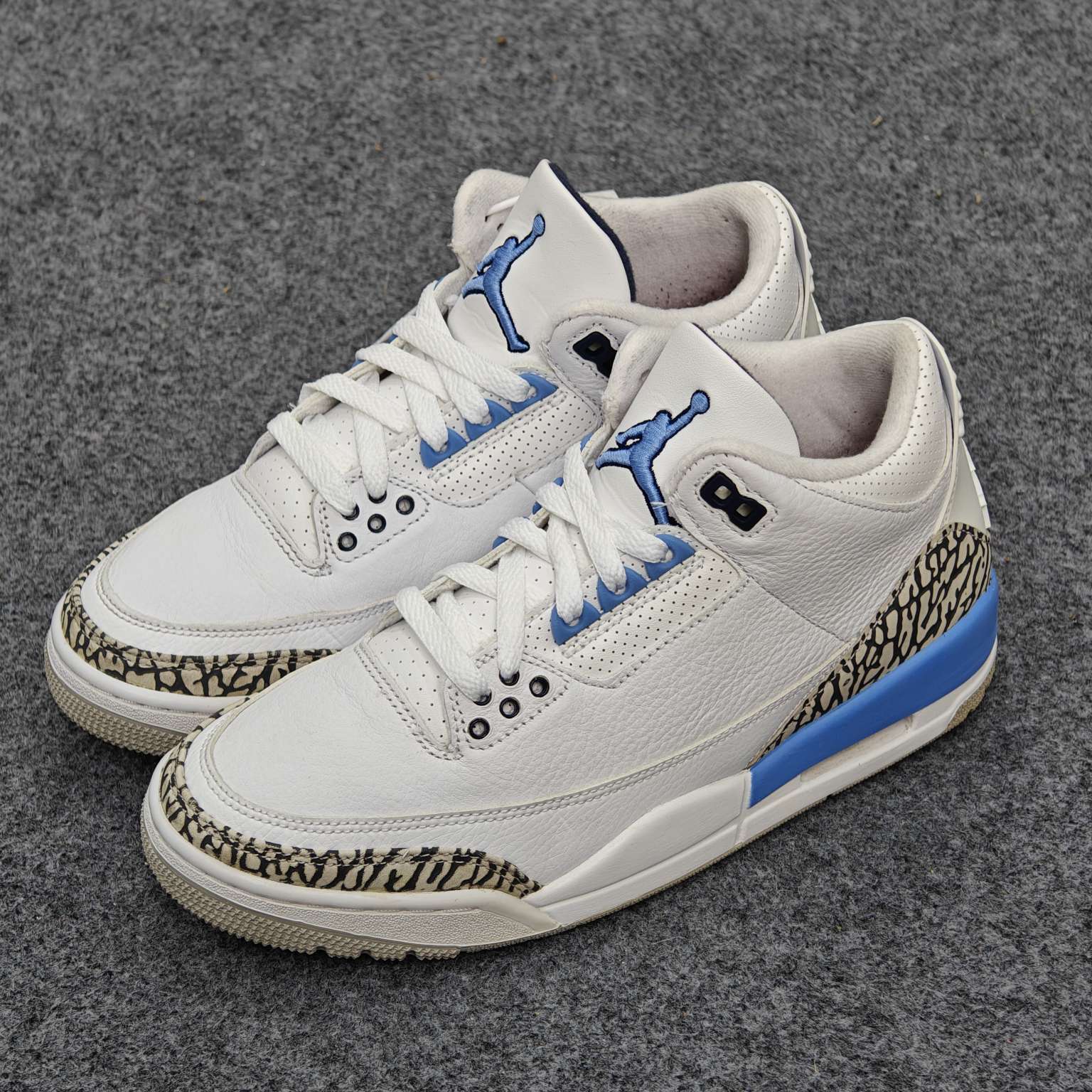 aj3北卡蓝 40.5码无盒 成色很新 vv3011鞋