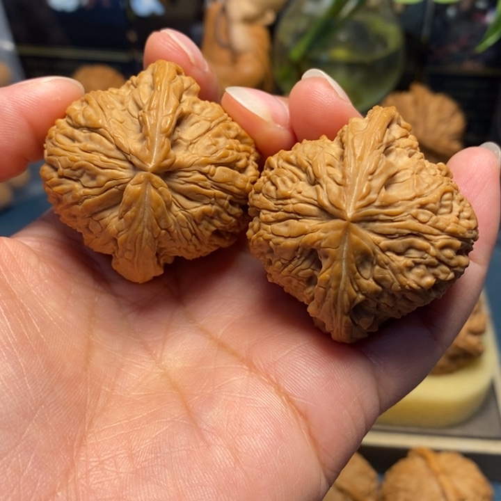 【闪购商品】把件文玩核桃南疆石