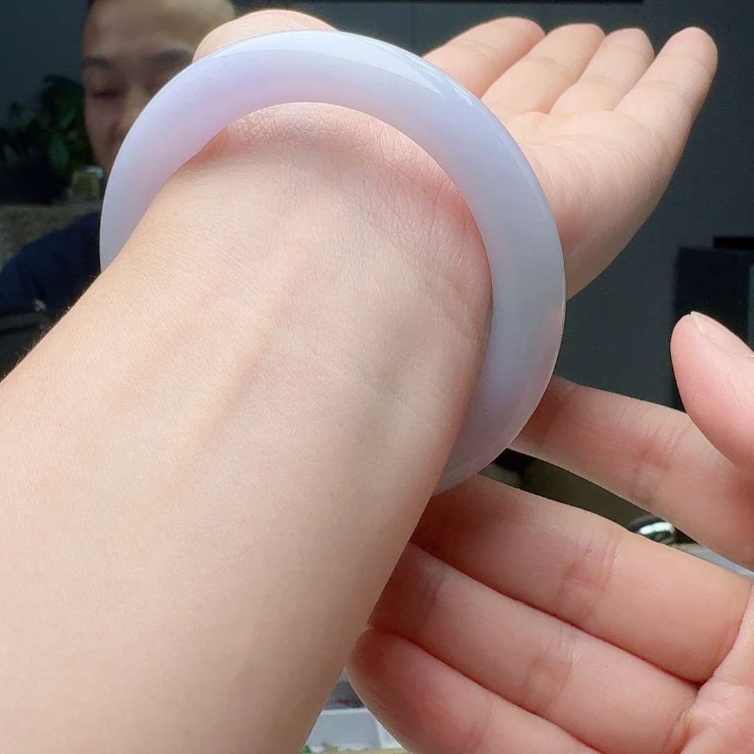 翡翠手镯未镶嵌天然