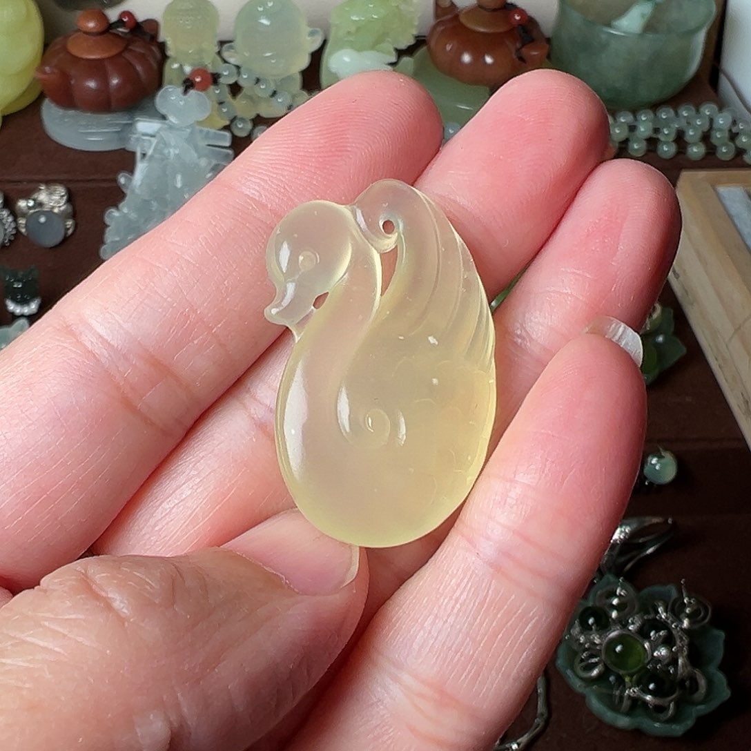 蛇纹石玉吊坠(赠链)未镶嵌