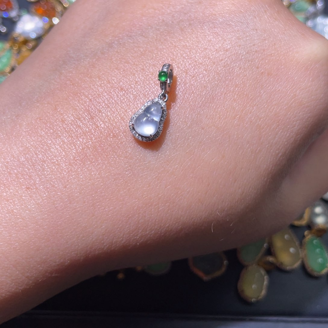 翡翠颈饰18K金镶嵌天然