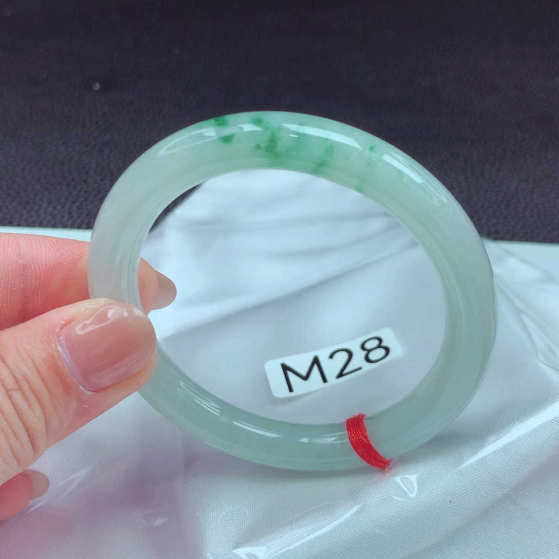 翡翠手镯未镶嵌手镯88