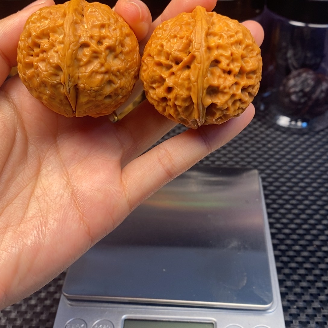 文玩核桃把件绣球42