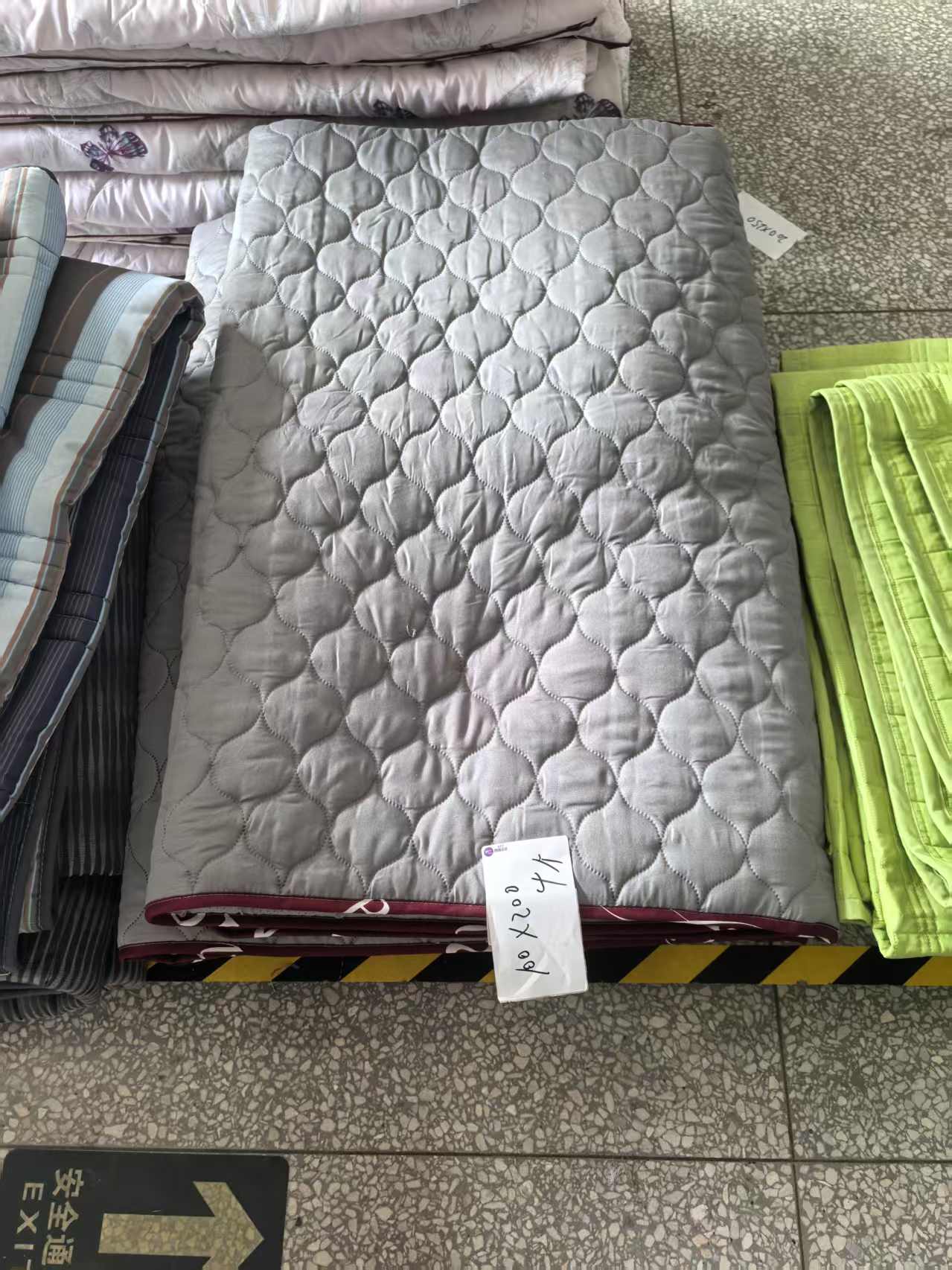 《兵哥外贸》3楼100×200灰色防滑床垫 发1张 