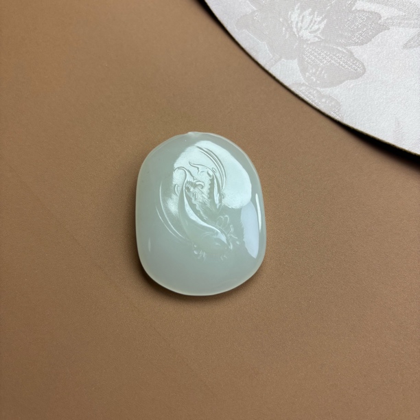 精品高端新疆和田玉年年有鱼吊坠油糯白细