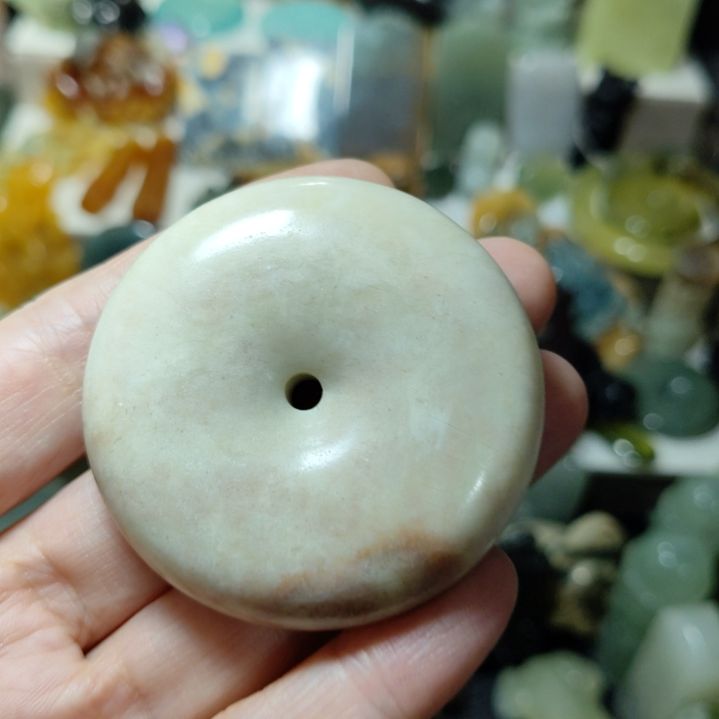 岫玉未镶嵌平安扣