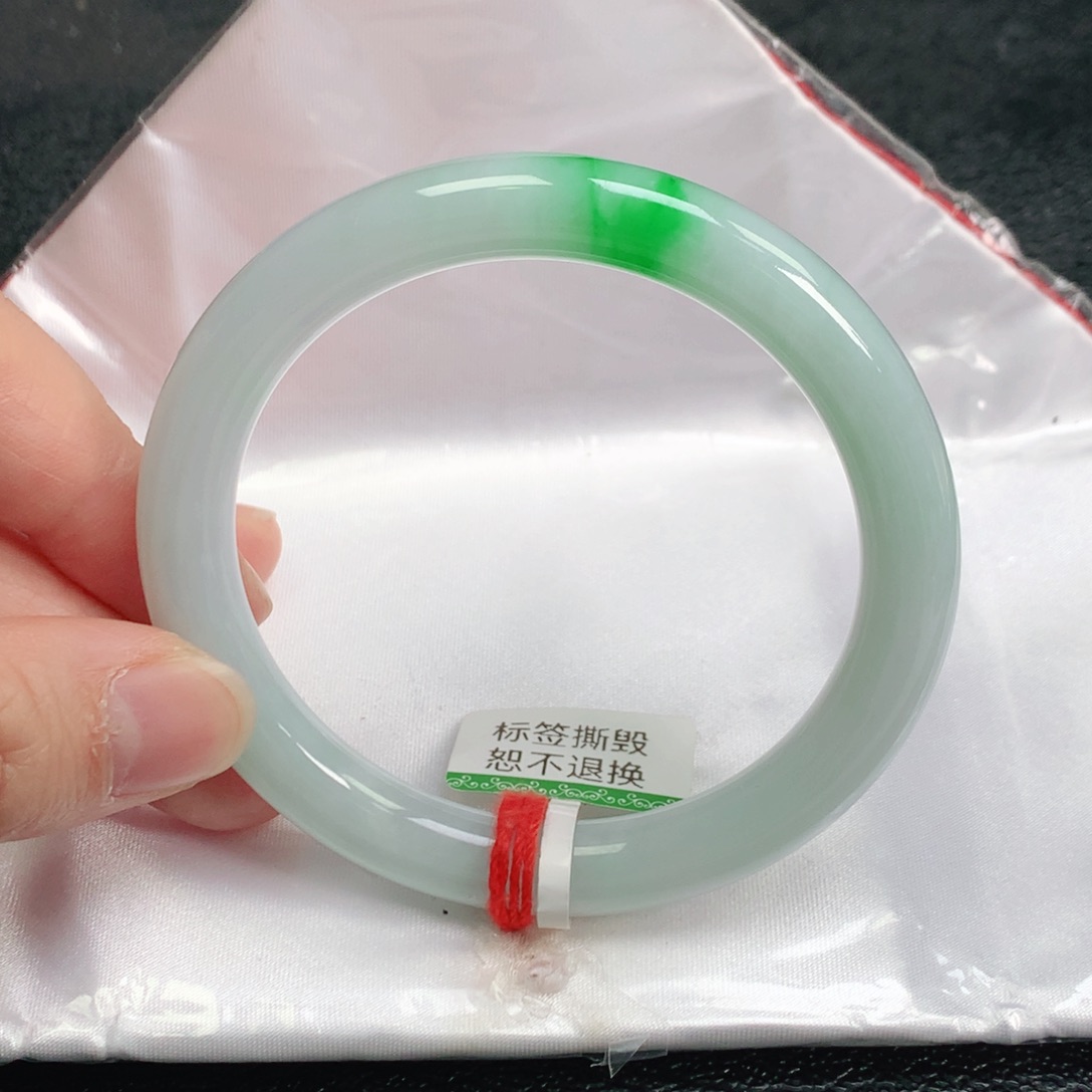 翡翠手镯未镶嵌58圆