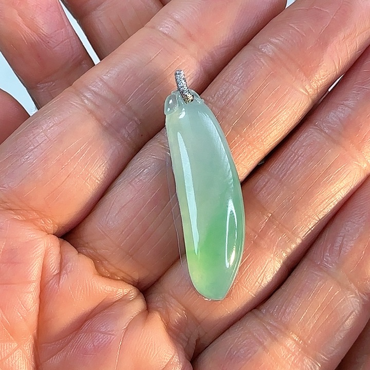 翡翠颈饰未镶嵌福瓜