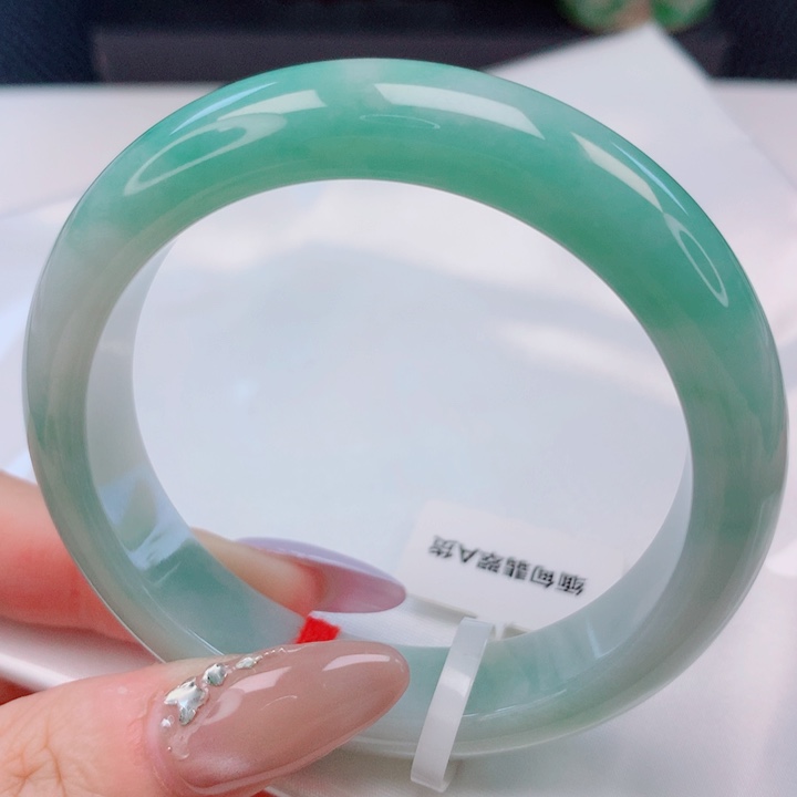 翡翠未镶嵌手镯53圈