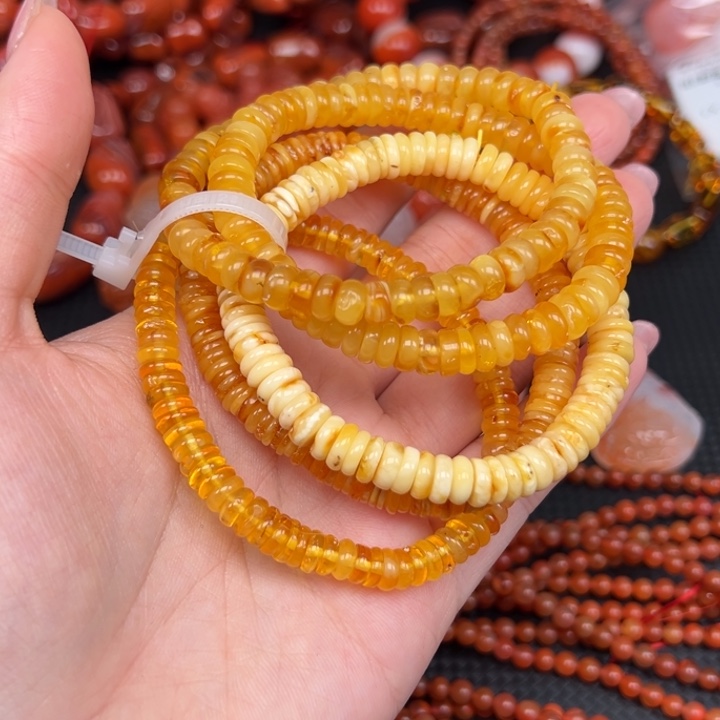 琥珀未镶嵌手链多样性