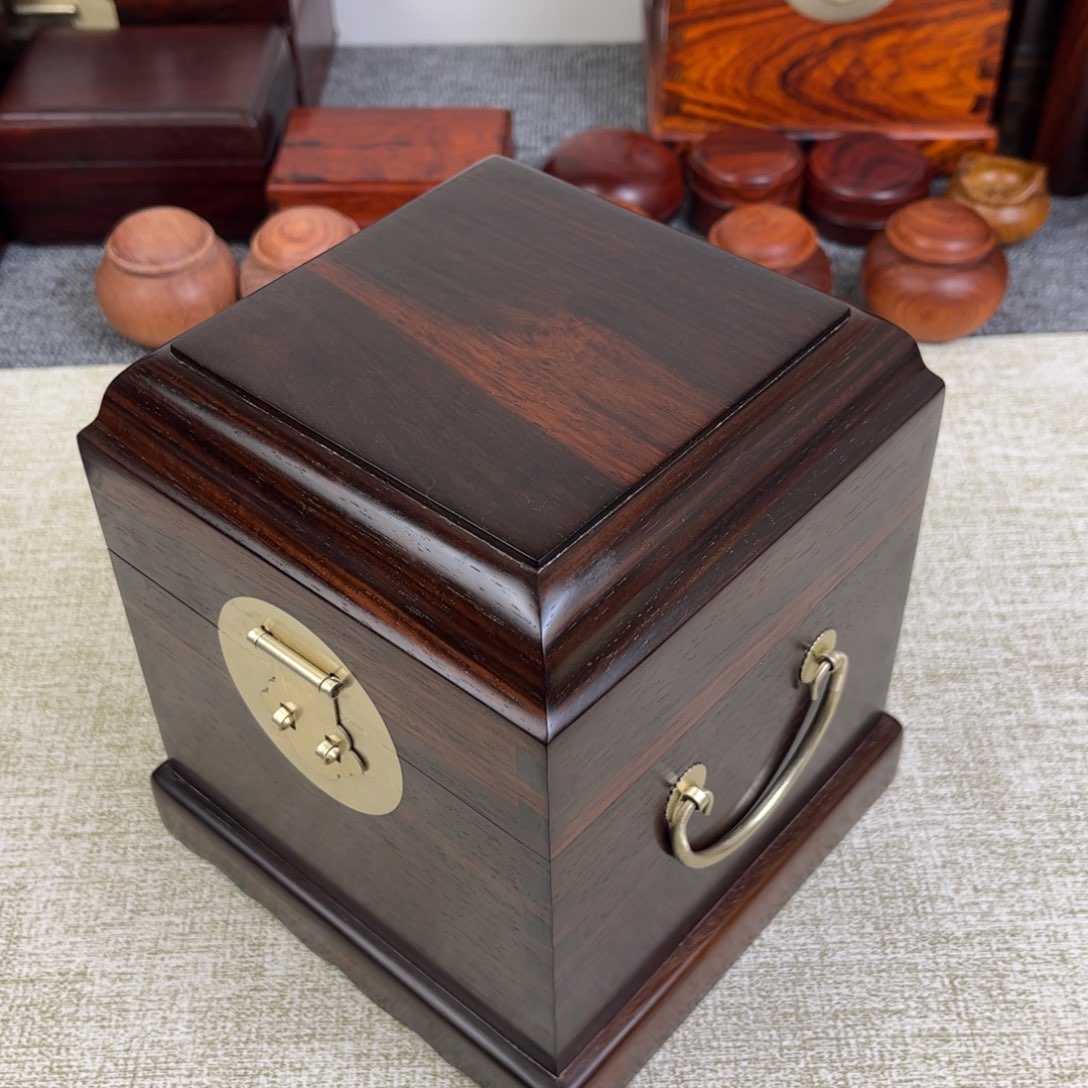 交趾黄檀（大红酸枝）