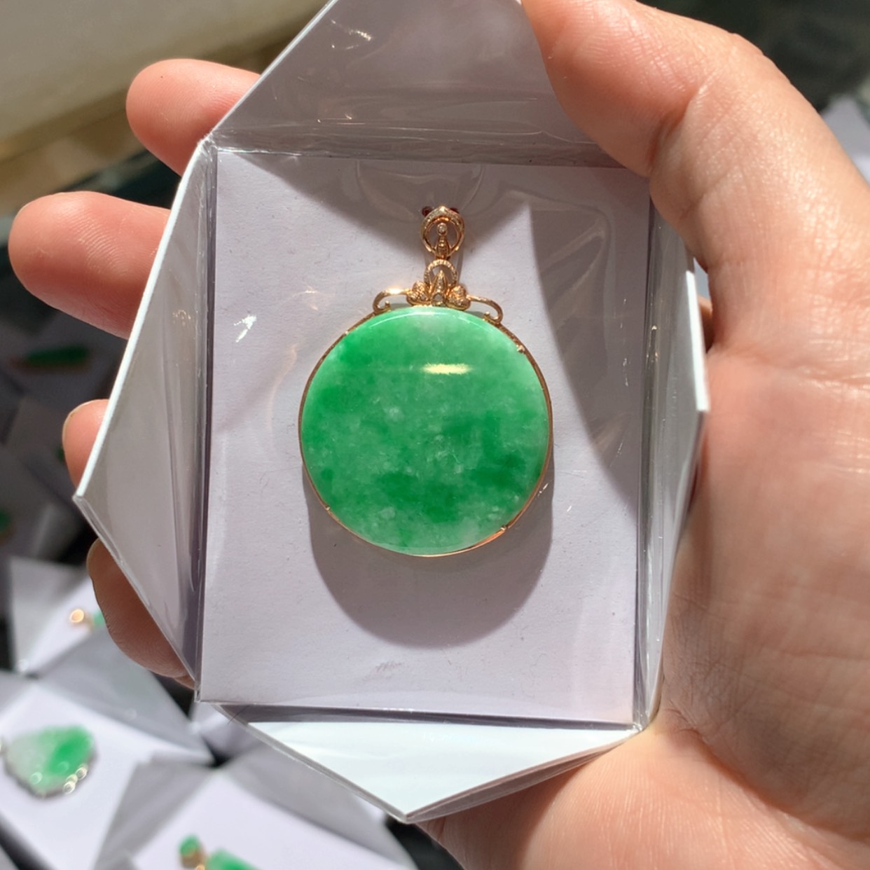 【闪购商品】翡翠颈饰18K金镶嵌翡翠首饰