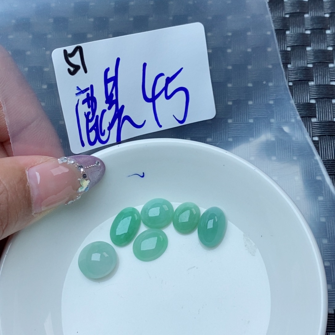 麒***姐翡翠裸石不退不换