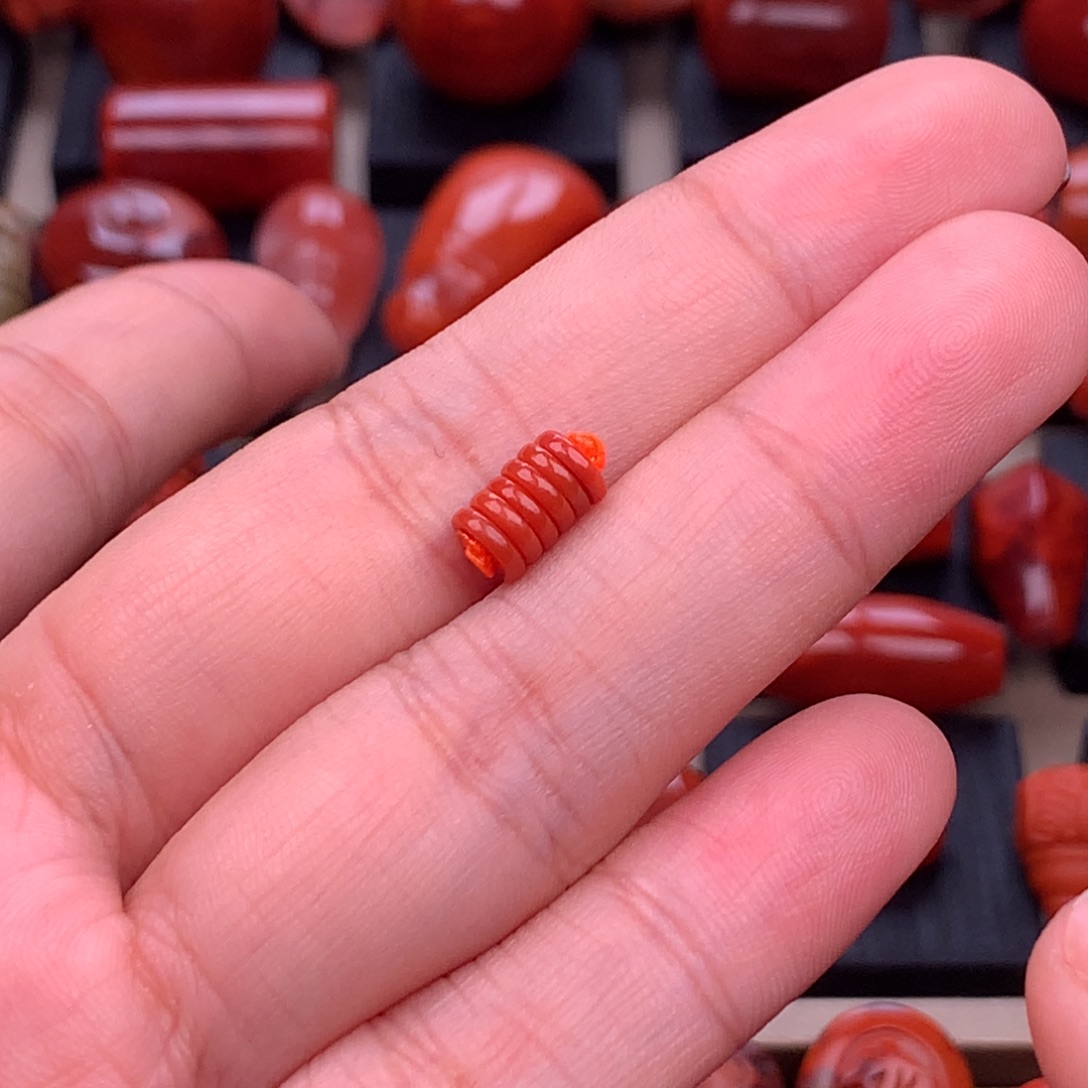 南红玛瑙未镶嵌原矿精工直切隔片5.2mm