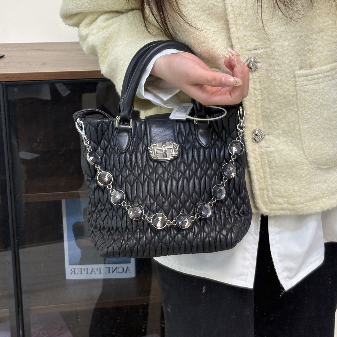 95新 MIU MIU/缪缪 95新 黑色褶皱菜篮子钻扣宝石链条包