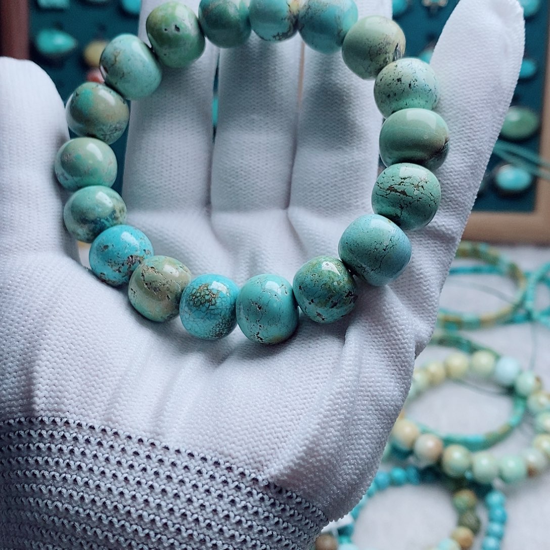 绿松石未镶嵌颈饰