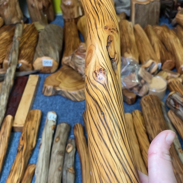 道***盈大叶紫檀（黑酸枝木类）太行崖柏棍子