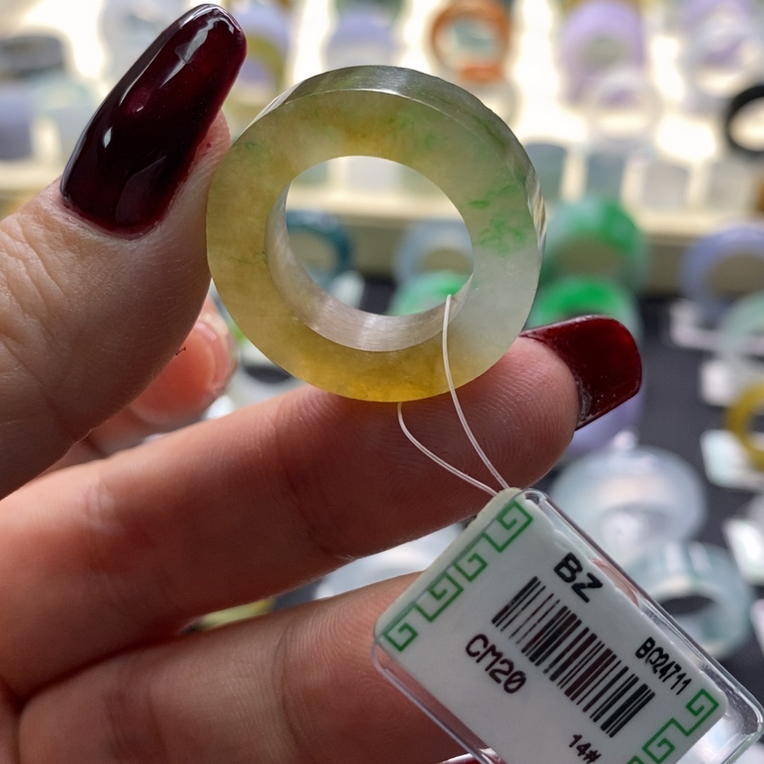 定制翡翠未镶嵌荷**田翡翠戒指