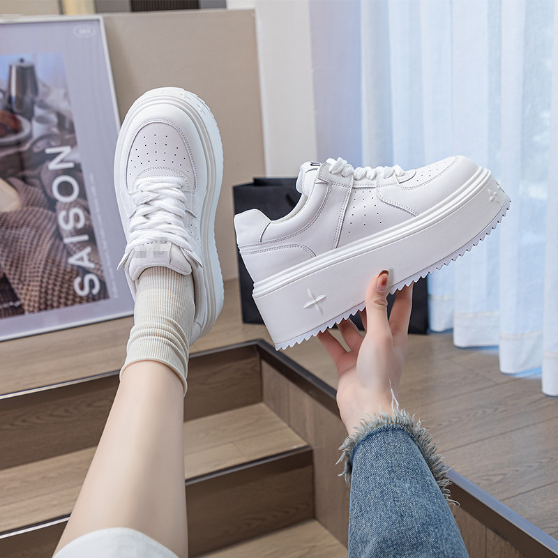  【格西潮鞋】街拍厚底小白鞋女增高2025春夏新款软底休闲板鞋透气