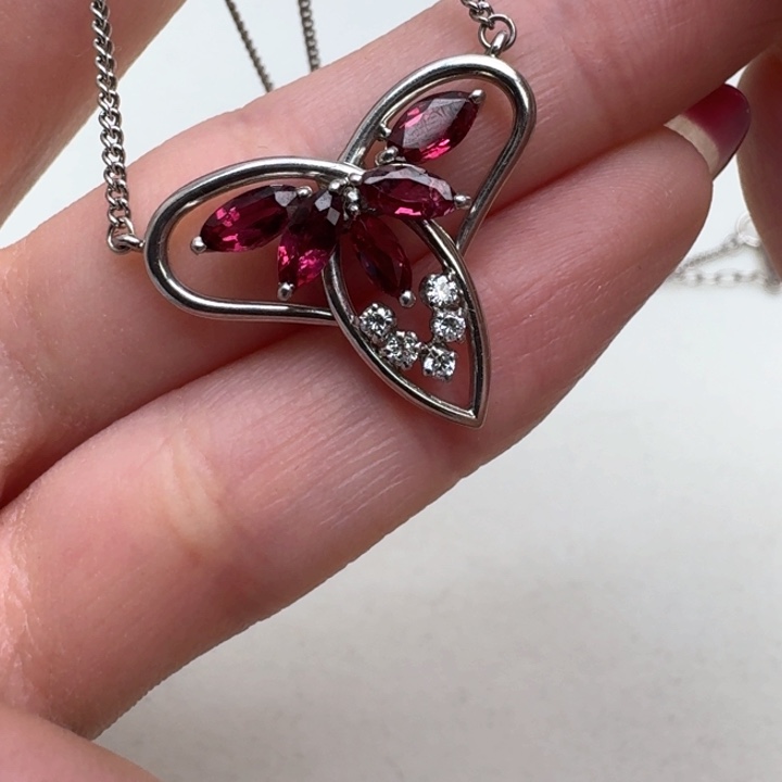 红宝石颈饰未镶嵌