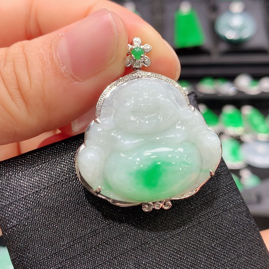 翡翠18K金镶嵌颈饰佛公