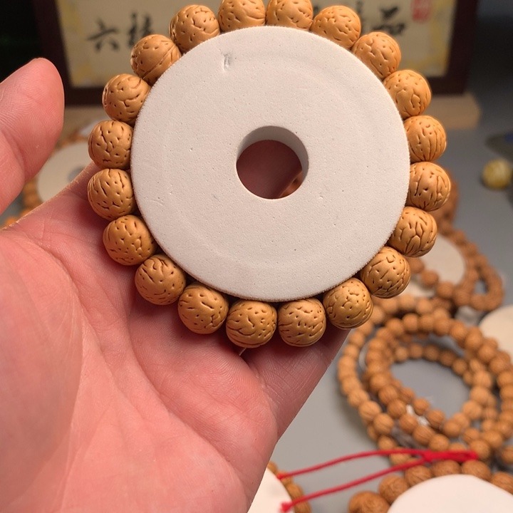 飒***！吊坠桃核盘锦肌肉