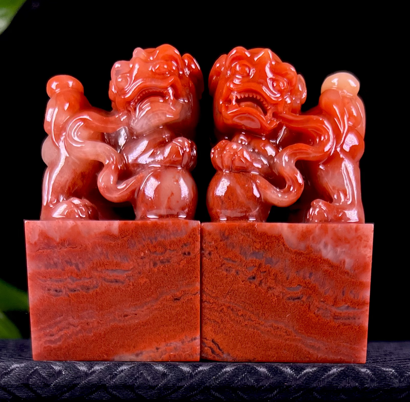 高山杜陵石瑞兽呈祥印章 总重268.2克 尺寸3.6/3.6/6.2cm