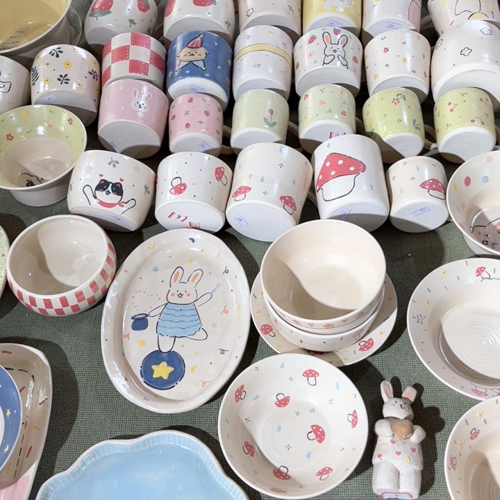 瓷片好多杯子好看盘子