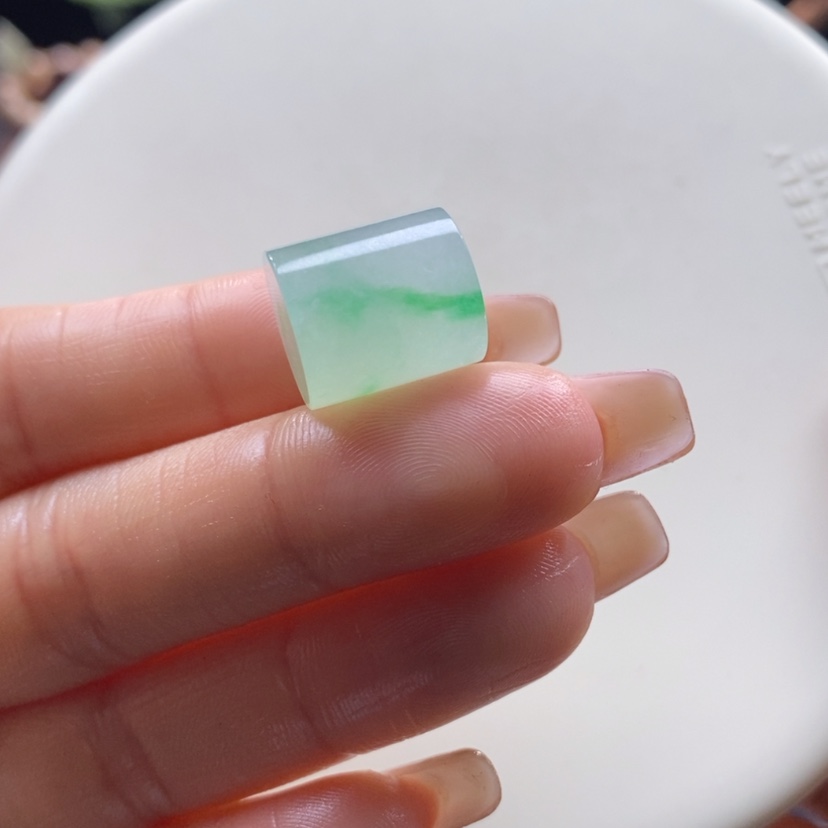 【闪购商品】翡翠颈饰未镶嵌翡翠冰飘一丝绿桶珠